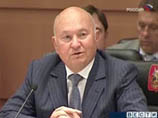 Уход Петрова связывают с грядущей отставкой Лужкова — сейчас мэр устраивает своих приближенных в те места, где его преемник их не тронет Уход Петрова связывают с грядущей отставкой Лужкова — сейчас мэр устраивает своих приближенных в те места, где его преемник их не тронет