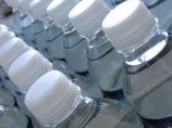 Питьевая вода в пластиковых бутылках не чище водопроводной, показал лабораторный анализ в США