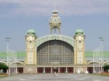 В Праге пожар уничтожил половину здания старейшего выставочного павильона в Чехии В Праге пожар уничтожил половину здания старейшего выставочного павильона в Чехии