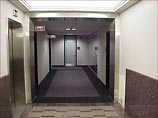 В Германии вор застрял в лифте при попытке унести похищенное