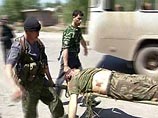 В районе нападения на колонну внутренних войск близ населенного пункта Галашки в Ингушетии продолжается боестолкновение, двое военнослужащих погибли и десять ранены