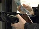Попавшие в трудную ситуацию из-за отсутствия свободных средств банки, в свою очередь, стали всячески препятствовать оттоку вкладов Попавшие в трудную ситуацию из-за отсутствия свободных средств банки, в свою очередь, стали всячески препятствовать оттоку вкладов