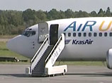 Как сообщил ИТАР-ТАСС представитель авиакомпании, "они имеет на это законное право - им не выплачивают зарплату с августа, когда у "КрасЭйр" начались финансовые проблемы"