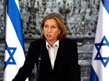Ливни отметила, что ее попытки сформировать коалицию столкнулись с непомерными аппетитами потенциальных членов правительства, и туманно намекнула, что "Ликуд" якобы выразил готовность заплатить партии ШАС большую цену, чем "Кадима"