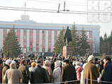 В Барнауле второй день продолжаются волнения пенсионеров, связанные с приостановлением продаж единых социальных проездных билетов