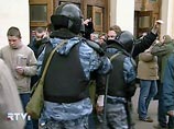 Националисты готовы драться с ОМОНОм Националисты готовы драться с ОМОНОм