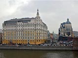 Представители "Балчуг-Кемпински" отказались сообщить что-либо о пребывании в отеле лорда Мандельсона, заявив, что никогда не обсуждают своих гостей