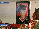 Скоропостижная смерть форварда омского хоккейного клуба "Авангард" Алексея Черепанова продолжает вызывать резонанс - теперь в скандал оказалось замешанным и Министерство обороны Скоропостижная смерть форварда омского хоккейного клуба "Авангард" Алексея Черепанова продолжает вызывать резонанс - теперь в скандал оказалось замешанным и Министерство обороны
