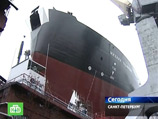 Уникальный танкер "Михаил Ульянов" - первый в серии арктических челночных танкеров дедвейтом 70 тыс. тонн - спущен на воду в Санкт-Петербурге