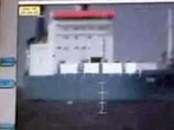 На захваченном судне Faina кончаются запасы воды, еды и топлива. Украина отправила на борт груз с помощью На захваченном судне Faina кончаются запасы воды, еды и топлива. Украина отправила на борт груз с помощью