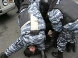 В то же время, по данным РИА "Новый Регион", у станции метро "Арбатская" задержаны уже более 300 участников несанкционированного "Русского марша"
