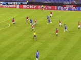 "Барселона" и "Спортинг" досрочно вышли в плей-офф Лиги чемпионов УЕФА "Барселона" и "Спортинг" досрочно вышли в плей-офф Лиги чемпионов УЕФА