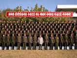 Лидер КНДР Ким Чен Ир посетил две воинские части, где наблюдал за проведением маневров и поощрил военнослужащих, сообщило в среду Центральное телеграфное агентство Кореи (ЦТАК)