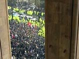 Объединенная оппозиция получила разрешение мэрии Тбилиси на проведение акции протеста 7 ноября, приуроченной к годовщине силового разгона мирной демонстрации в центре Тбилиси, когда власти применили против митингующих дубинки, резиновые пули и слезоточивы
