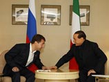 Медведев и  Берлускони обсудят в Москве финансовый кризис и договор евробезопасности 