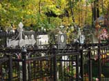 Из-за нехватки мест на кладбищах британцы хоронят своих покойников "в два этажа"