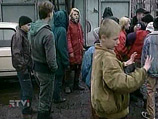 В России, по приблизительным подсчетам, до 5 млн бездомных несовершеннолетних детей, причем, как с тревогой отмечают эксперты, большинство беспризорников регулярно совершают преступления В России, по приблизительным подсчетам, до 5 млн бездомных несовершеннолетних детей, причем, как с тревогой отмечают эксперты, большинство беспризорников регулярно совершают преступления
