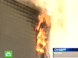 Пожар возник в производственном здании на севере Москвы в субботу днем