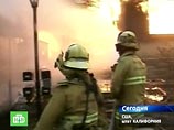 Ураган гонит огонь на Лос-Анджелес. Объявлено ЧП. Жители покидают дома Ураган гонит огонь на Лос-Анджелес. Объявлено ЧП. Жители покидают дома
