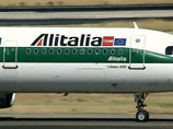 Alitalia будет отменять "по сто рейсов в день до конца месяца", заявил представитель правительства