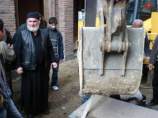 Грузинский священник возглавил "операцию" по осквернению армянских могил в Тбилиси