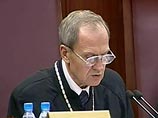 Видные деятели российской оппозиции обвинили главу Конституционного суда Валерия Зорькина в неоднократных нарушениях Основного закона и потребовали его отставки Видные деятели российской оппозиции обвинили главу Конституционного суда Валерия Зорькина в неоднократных нарушениях Основного закона и потребовали его отставки