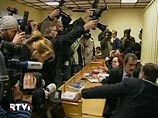 "Нас выставили в таком глупом виде - это посмешище какое-то. Ну как так - присяжные боятся прессы?" - отметил Колесов "Нас выставили в таком глупом виде - это посмешище какое-то. Ну как так - присяжные боятся прессы?" - отметил Колесов