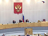 Также в Основном законе будет указано, что правительство ежегодно отчитывается перед депутатским корпусом о результатах своей деятельности, "в том числе по вопросам, поставленным Государственной Думой" Также в Основном законе будет указано, что правительство ежегодно отчитывается перед депутатским корпусом о результатах своей деятельности, "в том числе по вопросам, поставленным Государственной Думой"