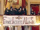 Музыканты и хористы, члены профсоюза Fials миланского театра La Scala, продолжают забастовку, которая, как они говорят, может продлиться год Музыканты и хористы, члены профсоюза Fials миланского театра La Scala, продолжают забастовку, которая, как они говорят, может продлиться год