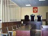 Председательствующий судья отказал в удовлетворении ходатайства Генпрокуратуры РФ о проведении заседания в закрытом режиме, при этом указав, что если хоть один присяжный пожалуется на давление, оказанное на него, "процесс тут же будет закрыт"