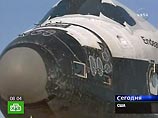 Американский шаттл Endeavour отстыковался от МКС, но не может улететь из-за российского космического мусора