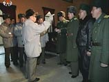 На последних снимках Ким Чен Ир инспектирует авиационную часть 1016