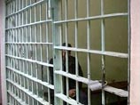 По его словам, несмотря на конкретные факты и свидетельства должностные лица, осуществлявшие пытки в отношении задержанных, остаются безнаказанными По его словам, несмотря на конкретные факты и свидетельства должностные лица, осуществлявшие пытки в отношении задержанных, остаются безнаказанными