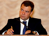 Медведев одобрил идею более мягких наказаний, альтернативных тюремному сроку