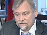 Мэр Вадим Булавинов, на которого "пожаловалась" позвонившая в call-центр женщина, заявил, что решение закрыть раздаточные пункты было ошибкой, и заверил, что они будут сохранены в необходимом количестве и реформированы "для удобства горожан" Мэр Вадим Булавинов, на которого "пожаловалась" позвонившая в call-центр женщина, заявил, что решение закрыть раздаточные пункты было ошибкой, и заверил, что они будут сохранены в необходимом количестве и реформированы "для удобства горожан"