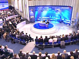 "Прямая линия" премьер-министра стартовала накануне в полдень в Гостином Дворе, где был организован call-центр для сбора звонков и SMS-сообщений "Прямая линия" премьер-министра стартовала накануне в полдень в Гостином Дворе, где был организован call-центр для сбора звонков и SMS-сообщений