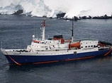 Все пассажиры лайнера, потерпевшего бедствие в Антарктике, эвакуированы