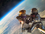 Студенты Кембриджа запустили в космос четырех плюшевых медвежат в скафандрах