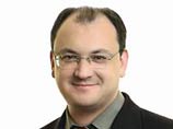 Лидер петербургского "Яблока" Резник облит "зеленкой" перед входом на конференцию "Солидарности" Лидер петербургского "Яблока" Резник облит "зеленкой" перед входом на конференцию "Солидарности"