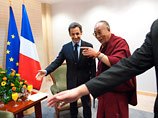 "Это событие - поистине неразумный шаг, который не только ранит чувства китайского народа, но и подрывает китайско-французские отношения", - говорится в сообщений национального новостного агентства Китая Синьхуа