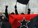 Коалиция радикальных левых сил (СИРИЗА) и Компартия Греции (КПГ) провели раздельные митинги и марши по центральным улицам города в связи с убийством в субботу полицейским 15-летнего подростка Коалиция радикальных левых сил (СИРИЗА) и Компартия Греции (КПГ) провели раздельные митинги и марши по центральным улицам города в связи с убийством в субботу полицейским 15-летнего подростка