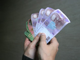 После снятия ограничений Нацбанком Украины на установление курсов в пунктах обмена валют, долларов и евро в них стало достаточно, а вот гривны явно не хватает &#8211; украинцы несут сдавать валюту, которую ранее накупили