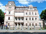 4,6 тыс. долларов получит пенсионерка из Риги, чью квартиру превратил в "свинарник" дипломат из РФ
4,6 тыс. долларов получит пенсионерка из Риги, чью квартиру превратил в "свинарник" дипломат из РФ