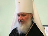 В РПЦ недоумевают: митрополит Кирилл не терял сознание при отпевании Алексия II