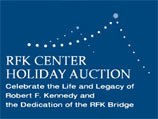 Центр по правам человека имени Роберта Кеннеди в США устраивает аукцион, на котором предлагает людям приобрести экстравагантные и неожиданные подарки на новый год своим близким