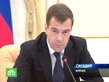 Россия может уменьшить добычу нефти и в перспективе присоединиться к ОПЕК, заявил Медведев