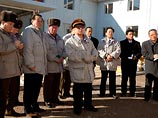 Ким Чен Ир посетил птицеферму и колхоз на юге КНДР Ким Чен Ир посетил птицеферму и колхоз на юге КНДР