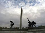 На памятнике Победы в Риге будет восстановлена надпись "Освободителям Советской Латвии и Риги" На памятнике Победы в Риге будет восстановлена надпись "Освободителям Советской Латвии и Риги"