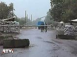 Представители грузинских властей заявляют, что российские военные не пропустили в село Переви Сачхерского района (Западная Грузия, на границе с Южной Осетией) послов стран Евросоюза Представители грузинских властей заявляют, что российские военные не пропустили в село Переви Сачхерского района (Западная Грузия, на границе с Южной Осетией) послов стран Евросоюза