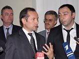 Посол председательствующей в ЕС Франции в Грузии Эрик Фурнье оценил это как "нарушение соглашения со стороны России" Посол председательствующей в ЕС Франции в Грузии Эрик Фурнье оценил это как "нарушение соглашения со стороны России"